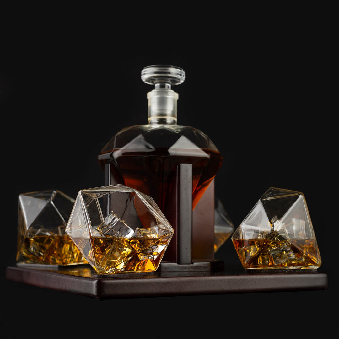 The Wine Savant Diamond Decanter Set – 750ml Whiskey & Wine Decanter with 4 Diamond Glasses and Mahogany Holder | Perfect Gift for Liquor, Scotch, Rum, Bourbon, Vodka, Tequila