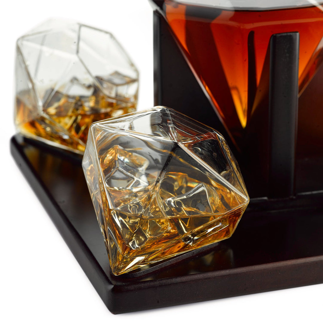 The Wine Savant Diamond Decanter Set – 750ml Whiskey & Wine Decanter with 4 Diamond Glasses and Mahogany Holder | Perfect Gift for Liquor, Scotch, Rum, Bourbon, Vodka, Tequila