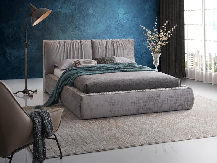 Onfroi Eastern King Bed In Velvet Gray