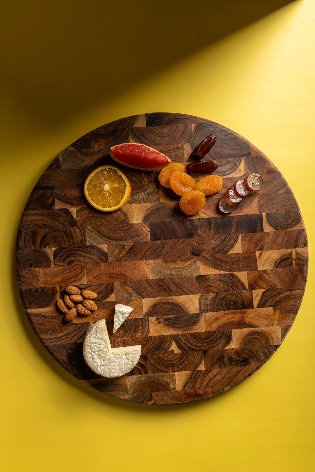 Beautiful Cutting Board, Round 16"