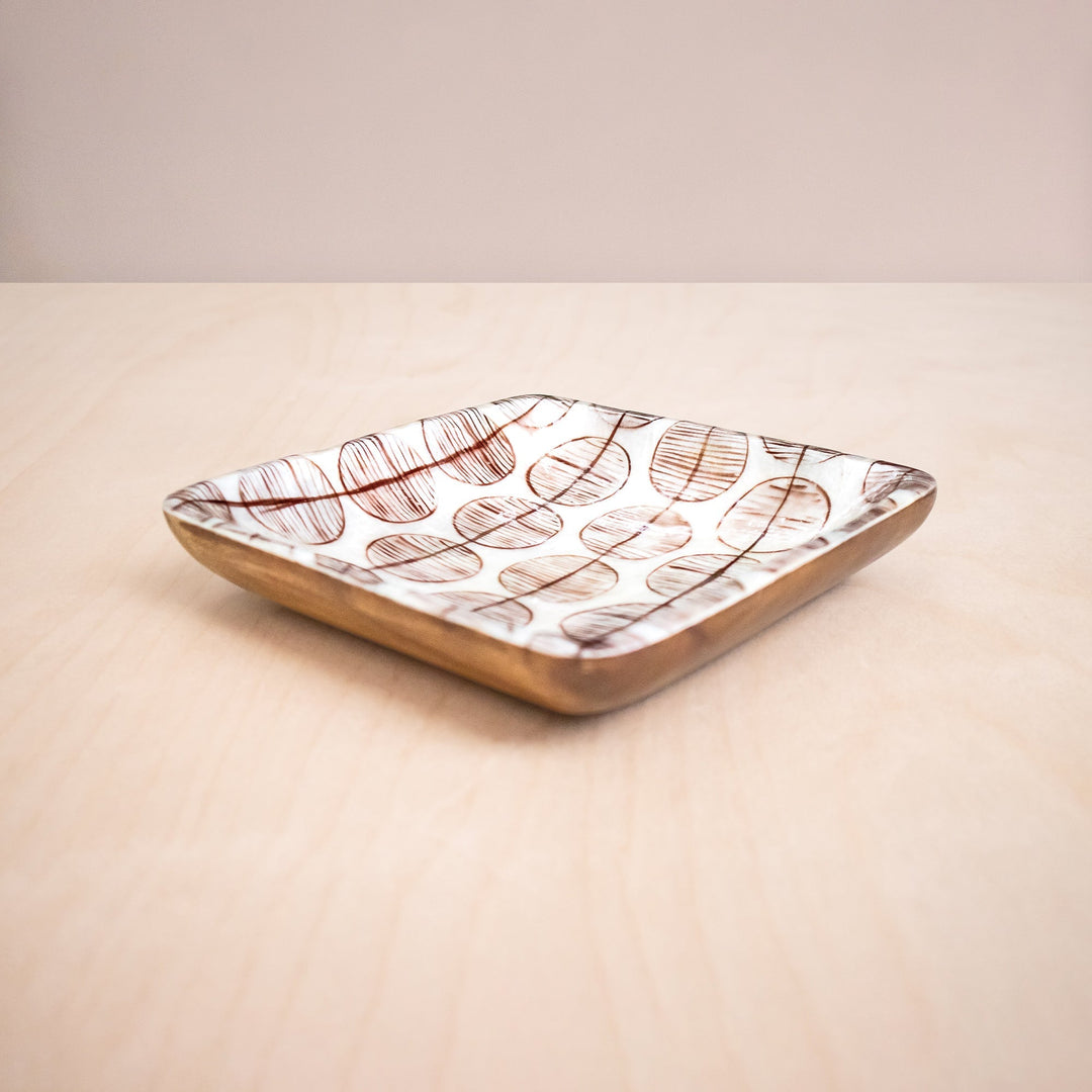 Capiz + Acacia Plate - Nordic Circles, Square