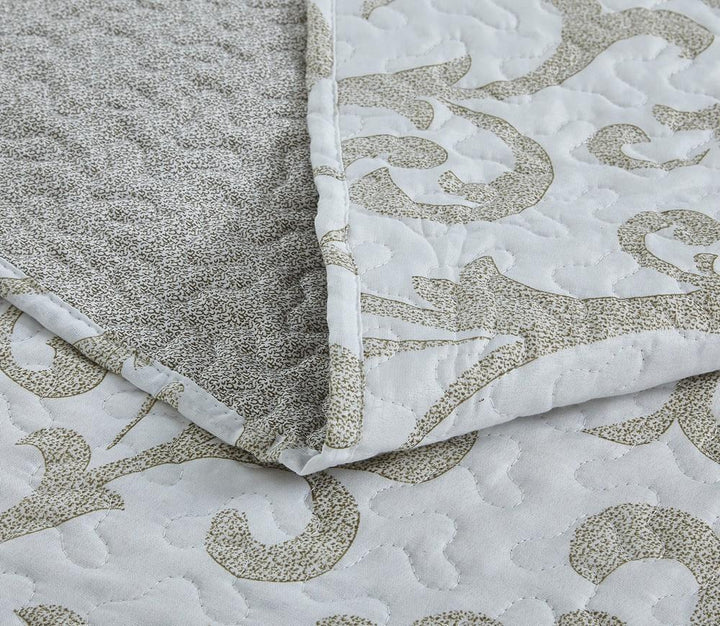 Floral White Freesia Vineyard Elegant Coverlet Bedspread Set